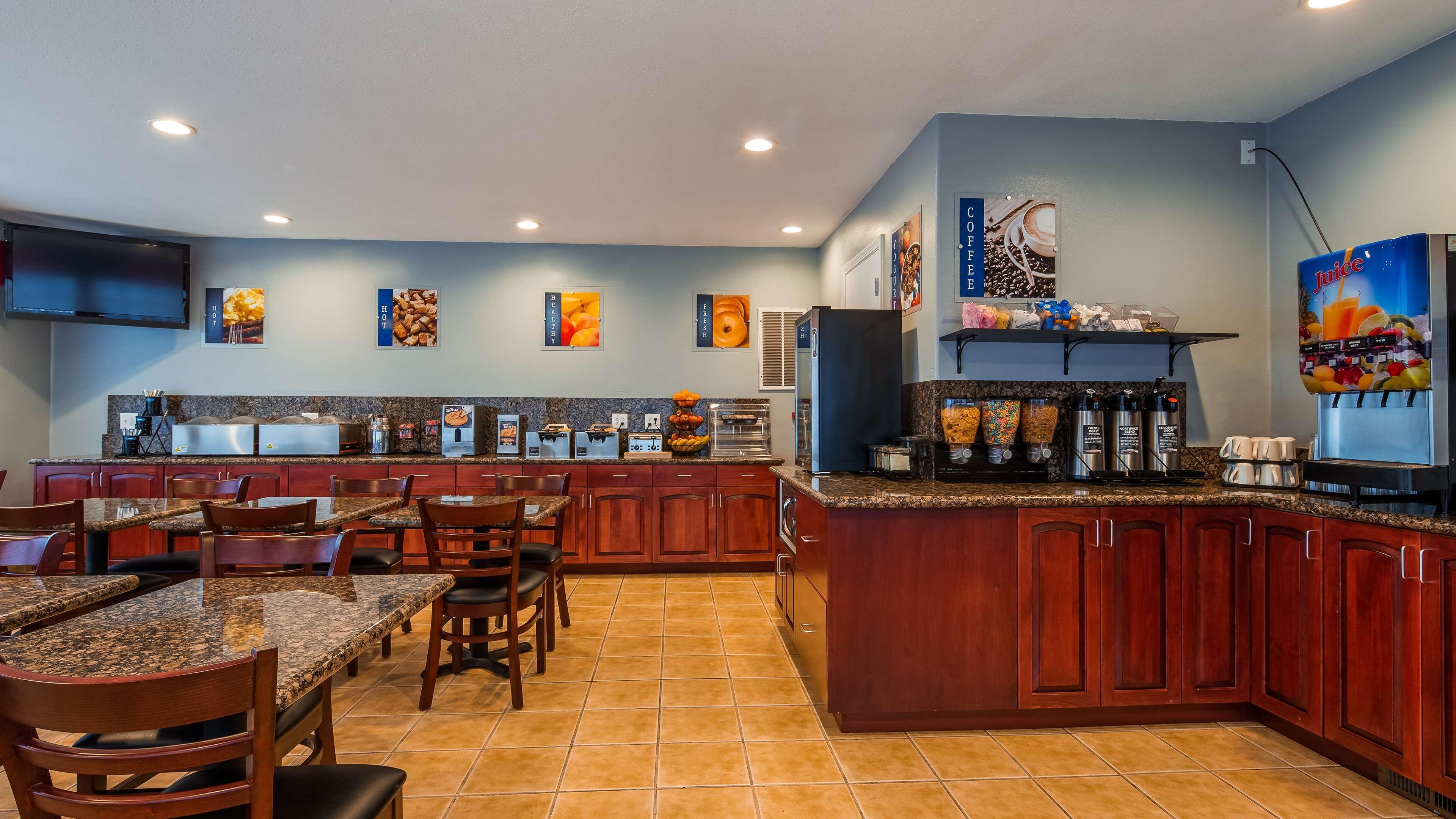 Best Western Garden Villa Inn Roseburg Exterior photo